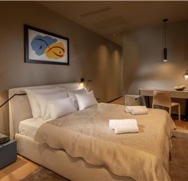 Luxury 5-Bedroom Sea-View Villa with Heated Infinity Pool in Orasac near Dubrovnik – Sleeps 10